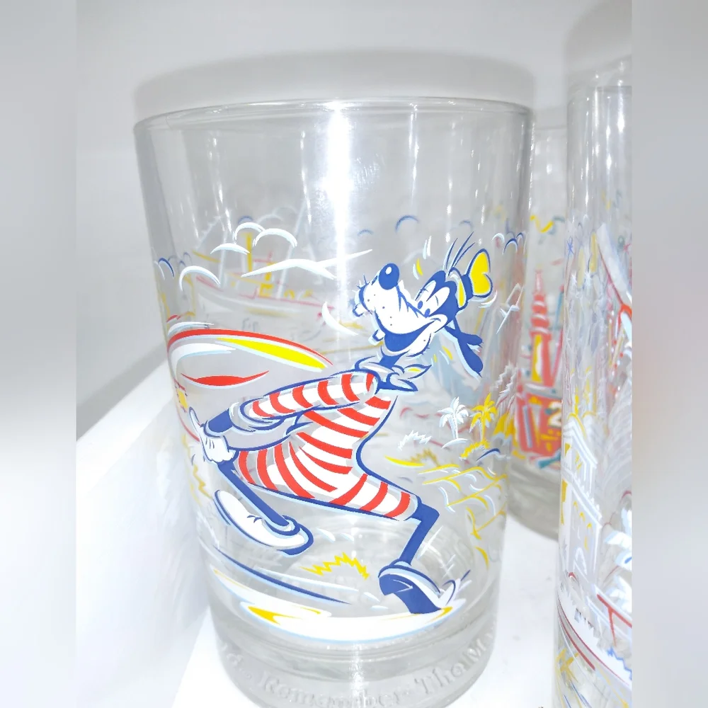 Vintage Walt Disney World Set Of Six Remember the Magic Glasses